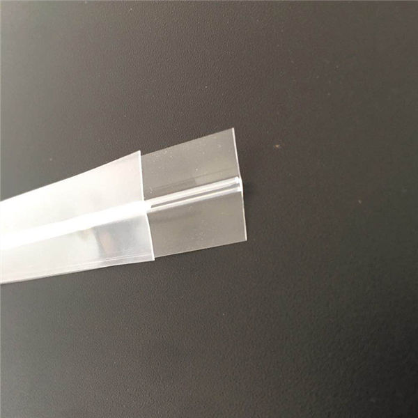 Plastist stringide tõmblukk